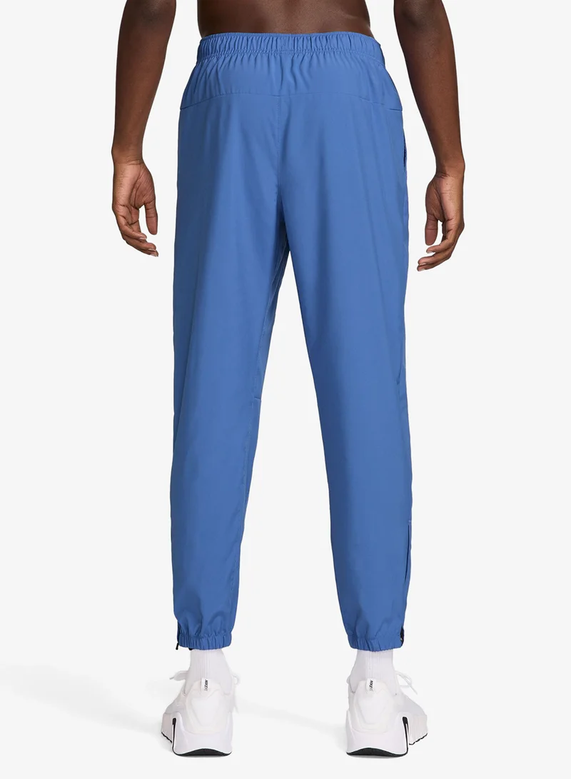 نايكي سراويل رياضية مقاومة للعرق