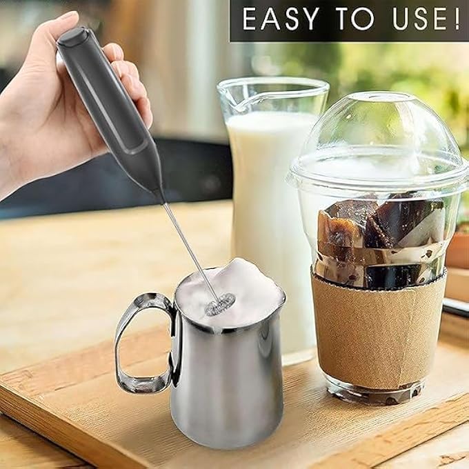 سکیلو جهاز رغوة الحليب الكهربائي المحمول مع حامل يعمل بالبطارية وصانع رغوة وخفاقة قهوة للكابتشينو واللاتيه والماتشا والشوكولاتة الساخنة من الفولاذ المقاوم للصدأ يعمل ببطارية 2 AA - Image 2