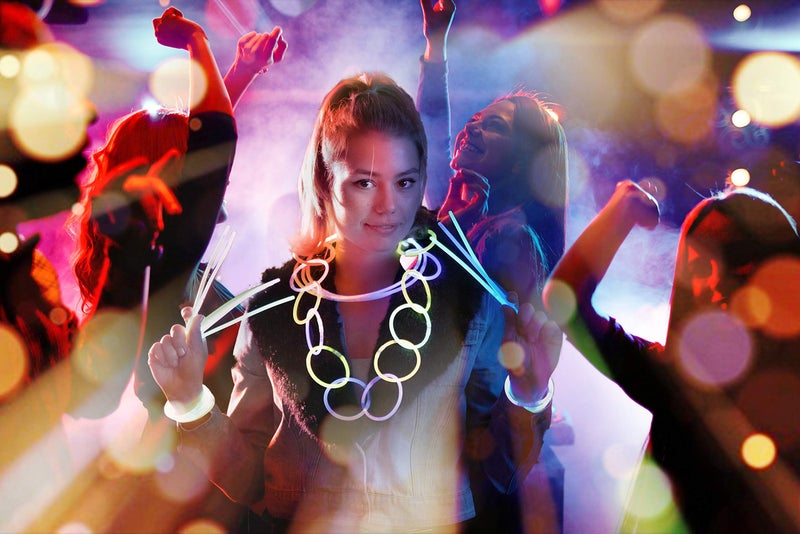 Play22 300 Pc 8” Ultra Bright Glow Sticks Bulk Party Pack - Halloween Glow in The Dark Party Favors - Glowsticks Party Supplies Pack Necklaces and Bracelets - Image 3