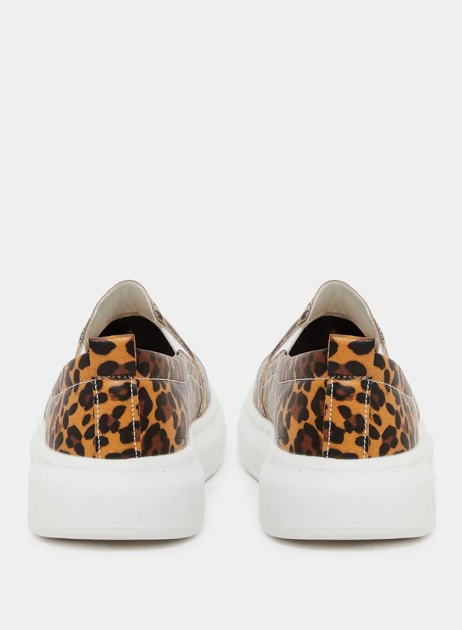 Styli Styli Animal Print Slip On