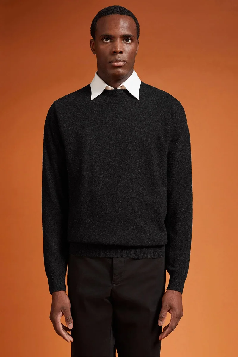 Men's regular fit crew neck jumper in 100% extra fine merino wool - Black