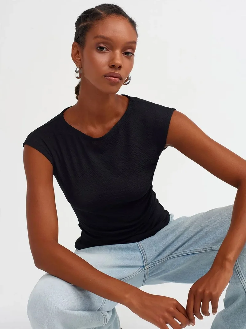 ديلفين DILVIN Fitted Boat Neck Blouse