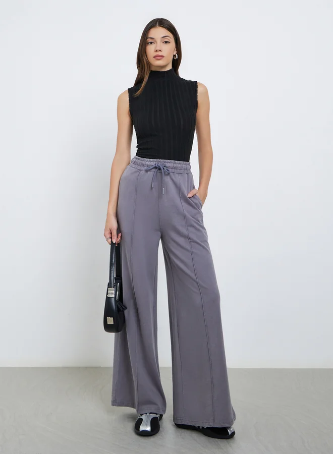 Styli Styli Black Sleeveless Fitted Knit Top