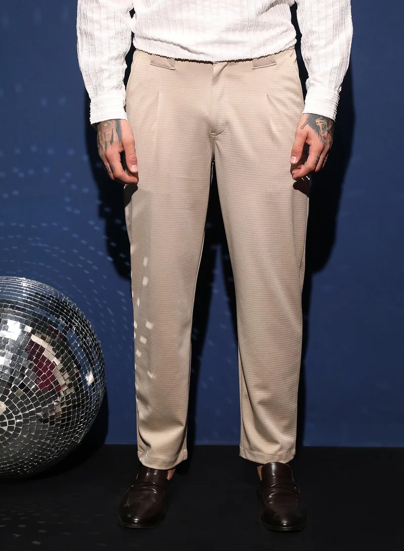 Campus Sutra Men's Khaki Beige Waffle Chino Trousers For Casual Wear | Mid-Rise | Regular Fit | Drawstring Closure | Trousers Crafted With Comfort Fit For Everyday Wear