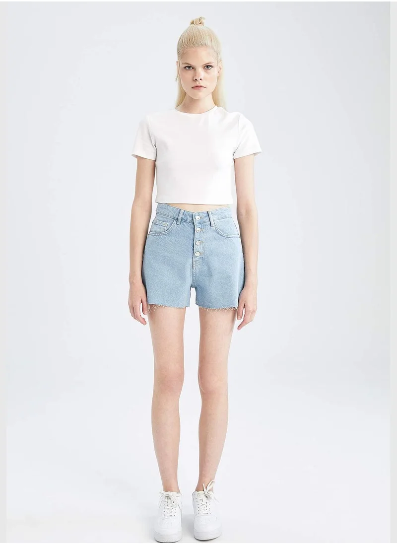 ديفاكتو Mom Fit High Waisted Mini Jean Short