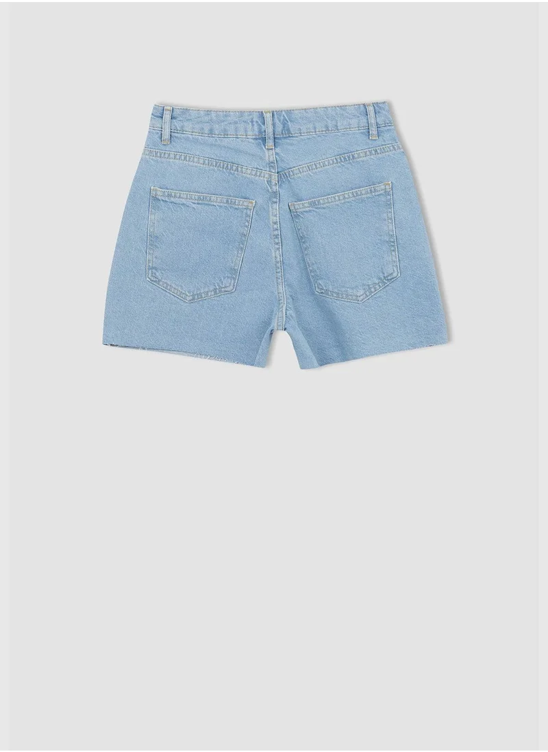 ديفاكتو Mom Fit High Waisted Mini Jean Short