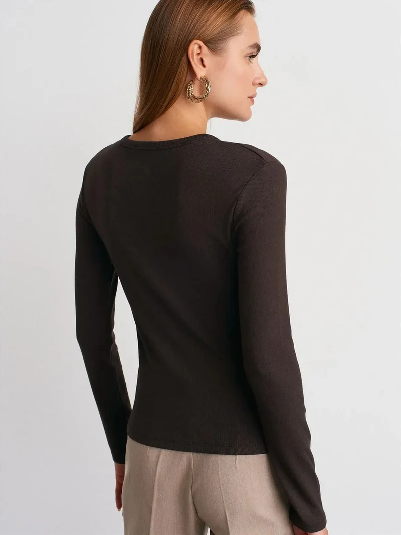 ديلفين DILVIN Ribbed Crew Neck Button Blouse