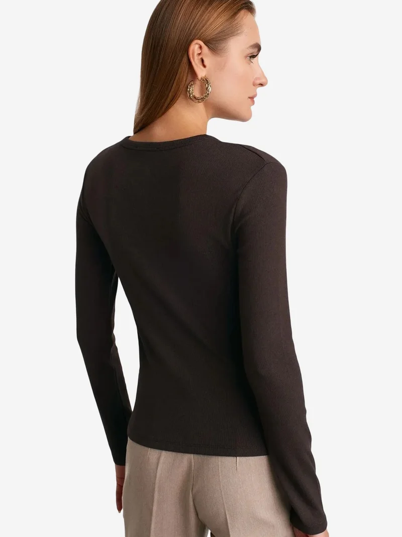ديلفين DILVIN Ribbed Crew Neck Button Blouse