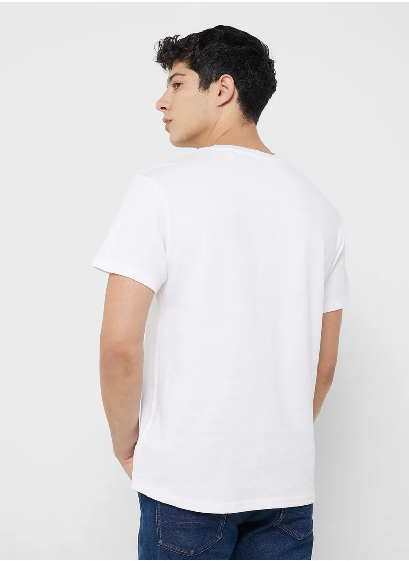 جس Embroidered Short Sleeve Crew Neck T-Shirt