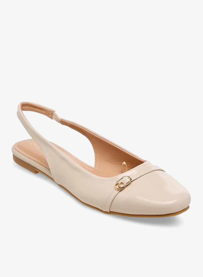 سيليست صنادل نسائية بحزام خلفي بلمسة معدنية