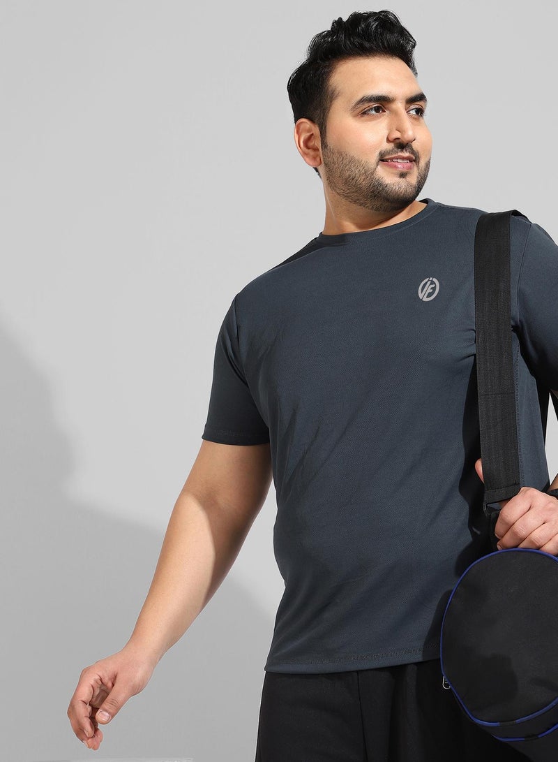 Instafab Plus Men's Solid Charcoal Grey Regular Fit Activewear T-Shirt - Image 1