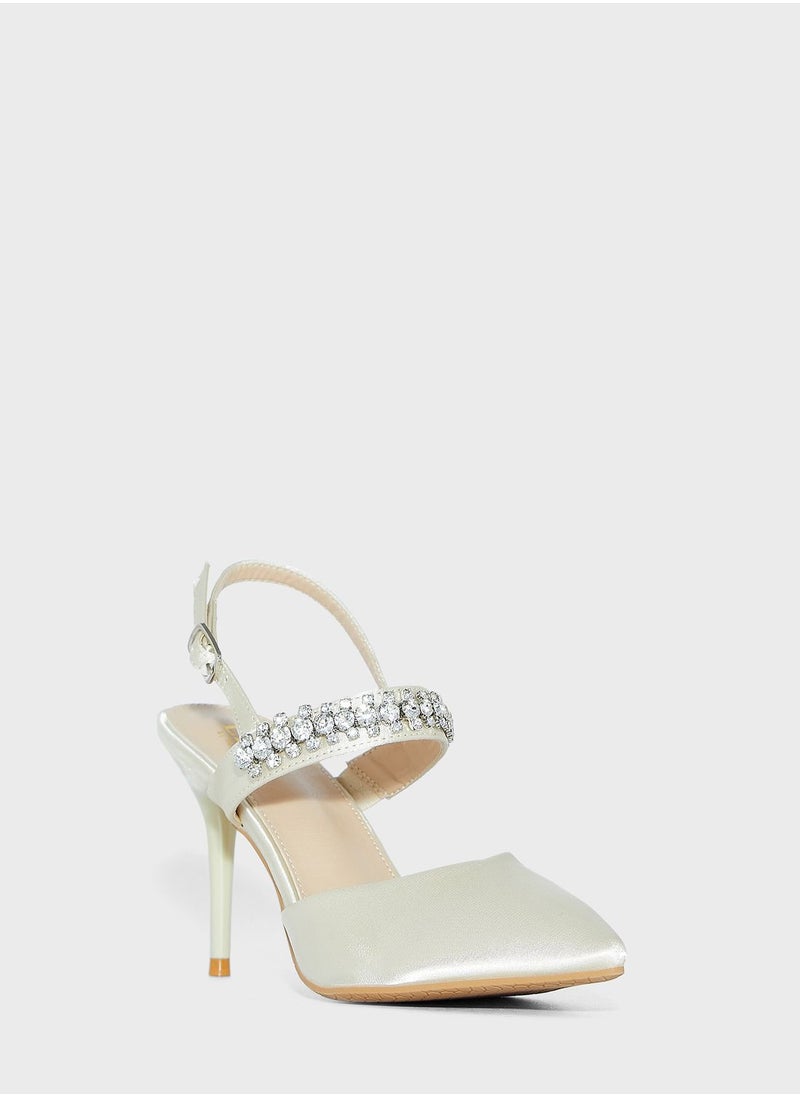 Jewelled Strap Satin Pointed Pump - pzsku/ZDC2054AE777E2BF442B3Z/45/_/1698933857/da74bb27-fa58-4fc8-b106-4bdb5a9467e6