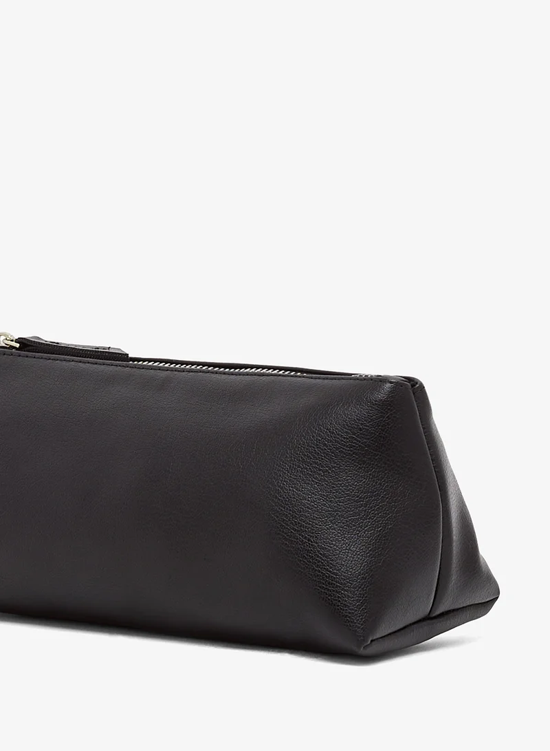 Seventy Five Spacious Storage Wash Bag