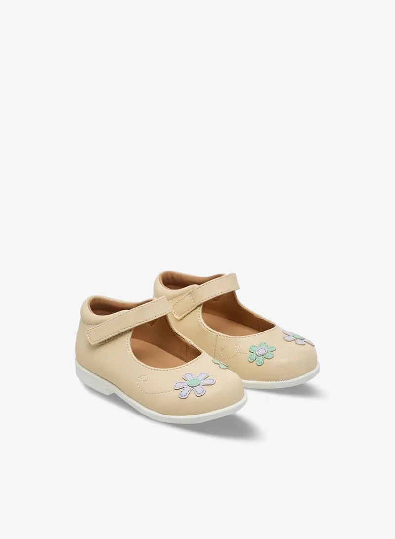 بيرفيت Girls Floral Embroidered Mary Jane Shoes