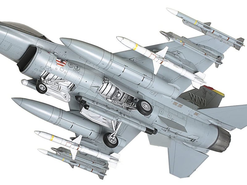 Tamiya 61098 1/48 Lockheed Martin F-16CJ Plastic Model Airplane Kit - Image 5
