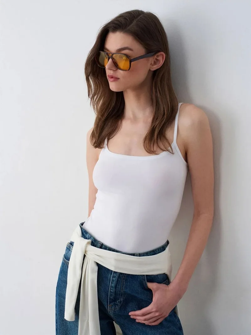 ديلفين DILVIN Slim-fit Sleeveless Square-neck Blouse