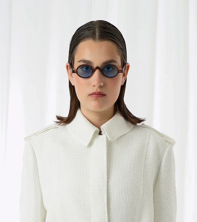  اكسبليست باوتس نظارات شمسية أنيقة ليام للجنسين من إكسبليست بوتس بلون السلحفاة المطفية والأزرق - Image 4