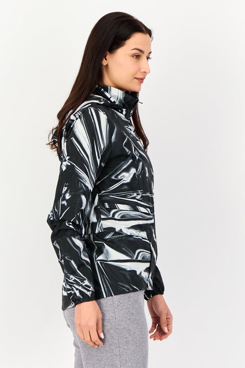 Nike Women Sportswear Fit Long Sleeve Running Windbreaker Jacket, Multicolor - Image 2
