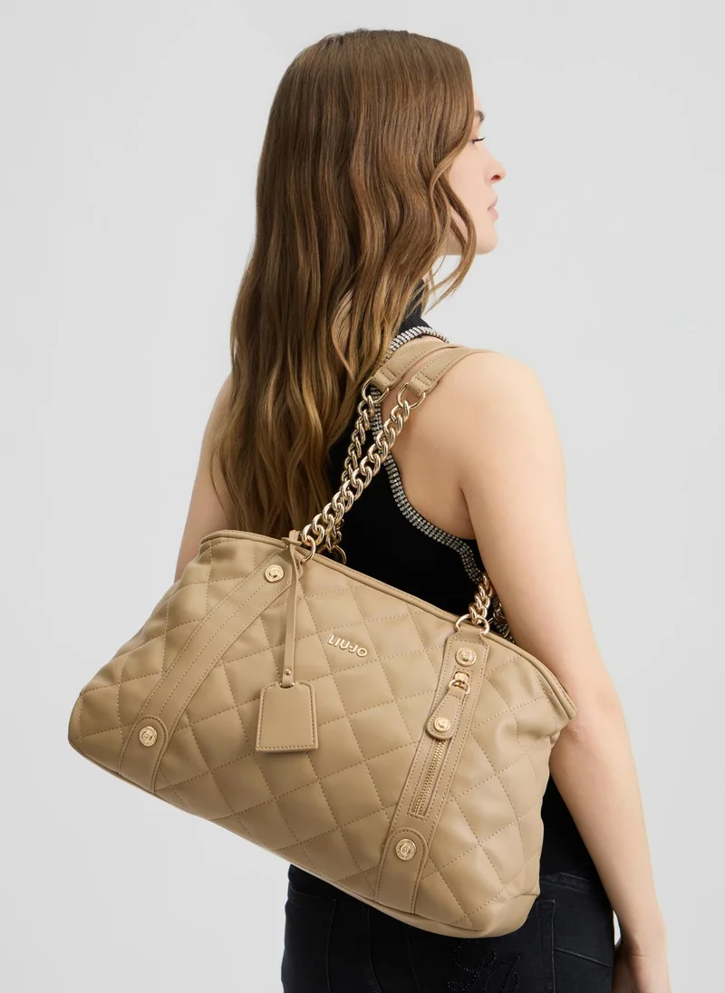 ليو جو Quilted shopping tote with charm