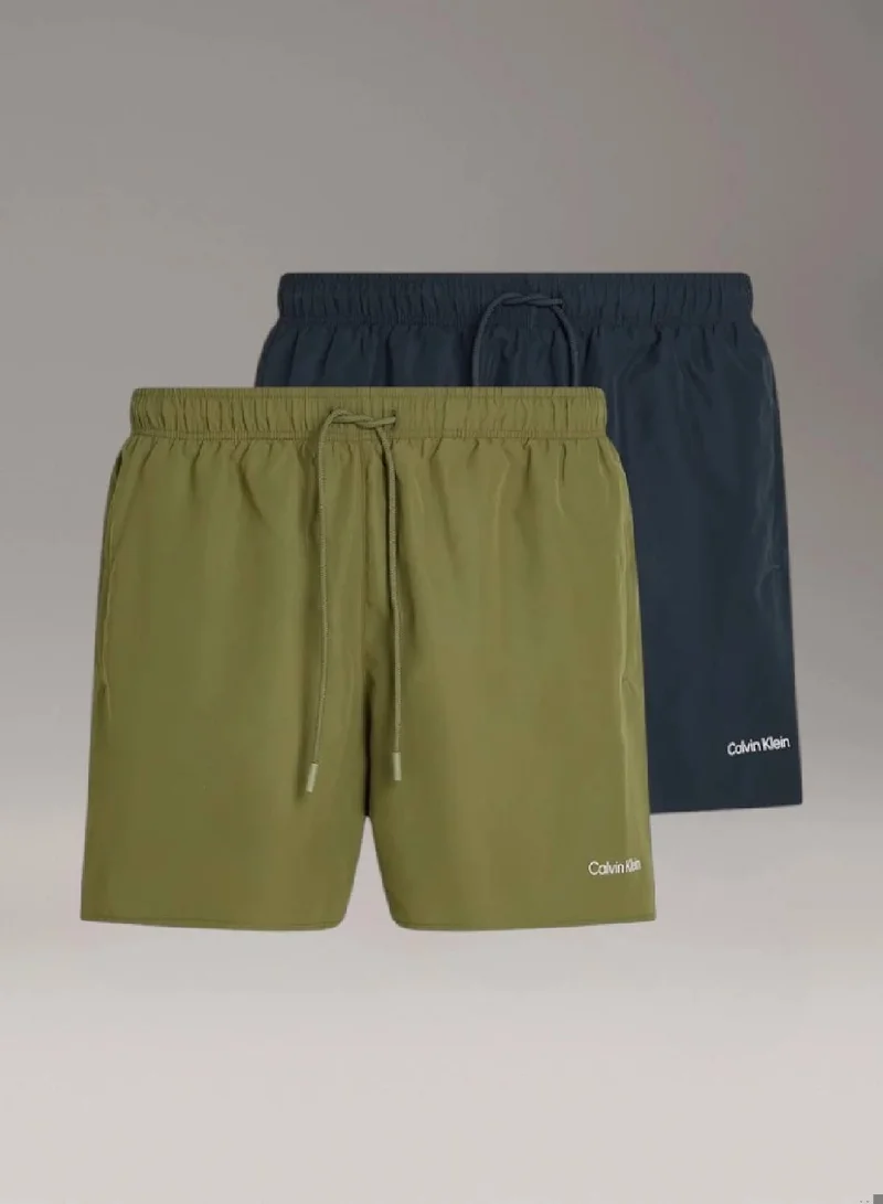 كالفن كلاين طقم شورتات سباحة برباط متوسطة الطول من قطعتين