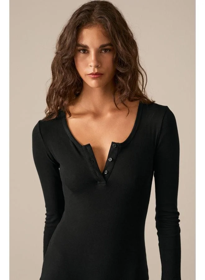 Ethiquet  TOTJUN Women's Soft and Flexible Fabric Cut-out Collared and Buttoned Body-Fitting Short Black Jumpsuit. for Women | Best Price UAE