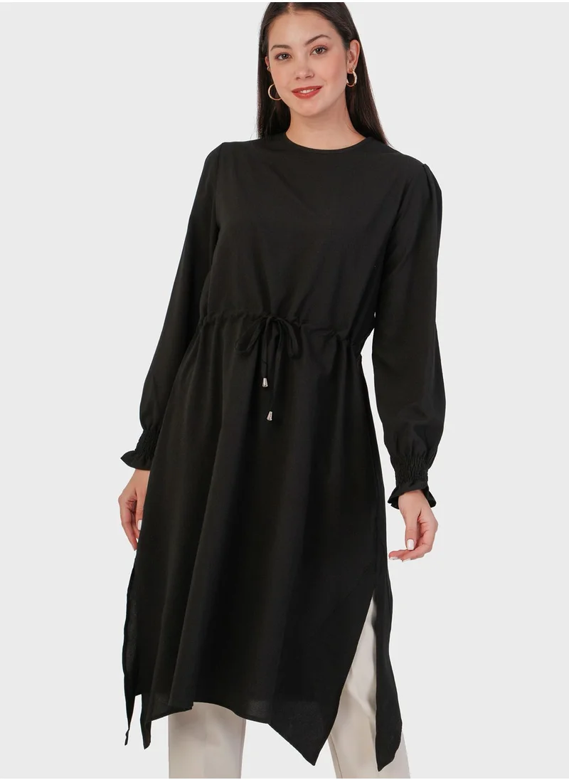 Tavin by Modanisa Crew Neck Belt Detail Tunic