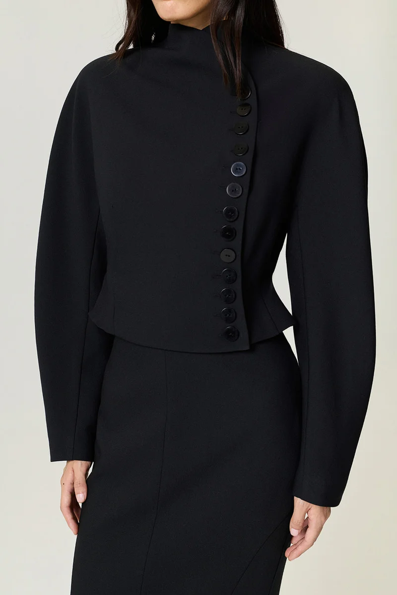 نوكتورن جاكيت أسود بأزرار غير متماثلة