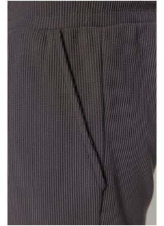 trendyol Basic Smoked Regular/Normal Fit Medium Length Laced Textured Wrinkle-Free Ottoman Shorts TMNSS23SR00039  - Image 5