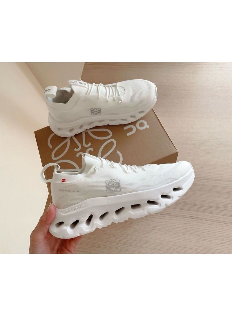 اون راننج حذاء On Cloudtilt x Loewe الرياضي باللون الأبيض بالكامل - Image 4