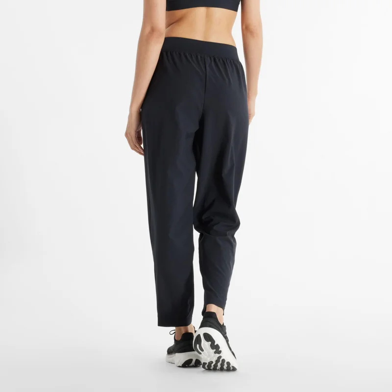 New Balance  Sport Essentials Performance Woven Pant for Women | Best Price UAE