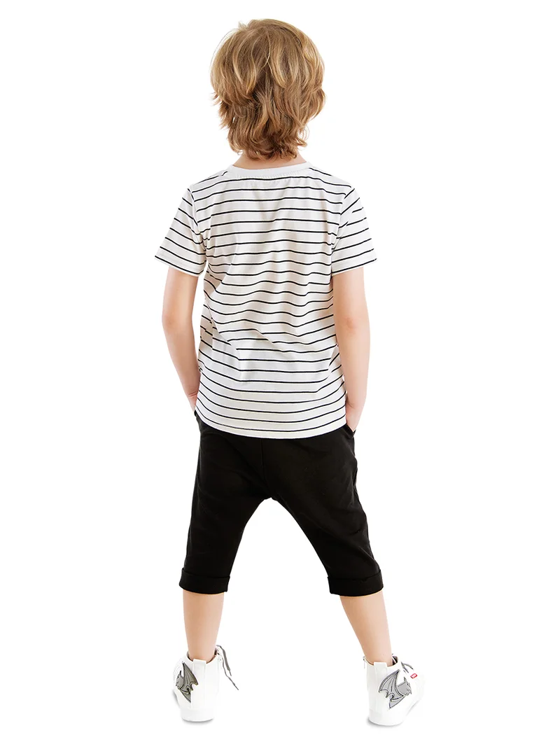 دينوكيدس طقم تيشيرت وشورت كابري للأولاد بنقشة الديناصورات