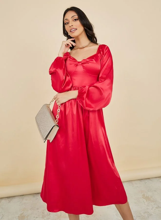 ستايلي فستان ميدي بياقة على شكل قلب