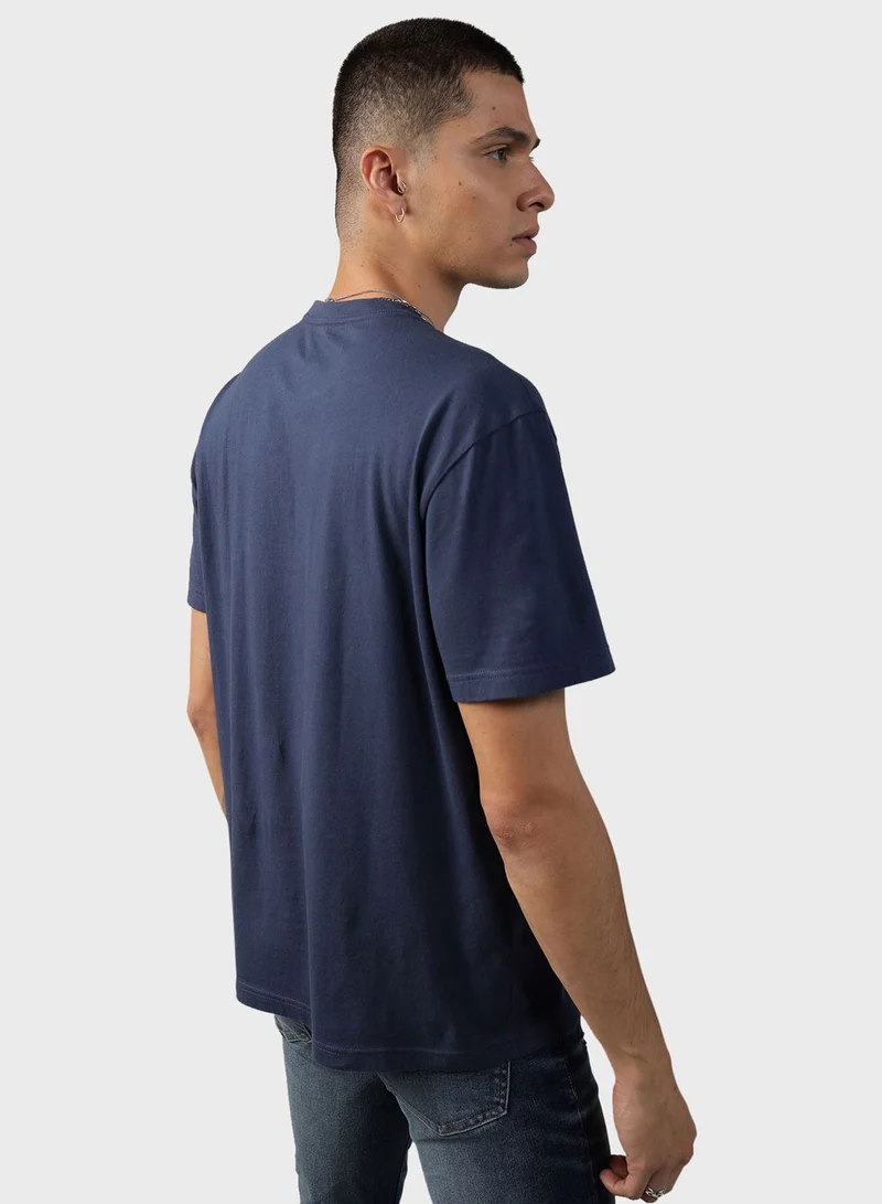 American Eagle Graphic Crew Neck T-Shirt