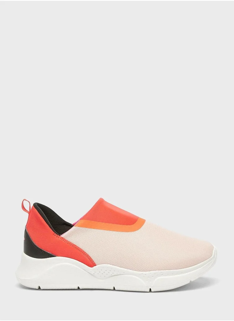 داش Close Toe Flat Slip Ons