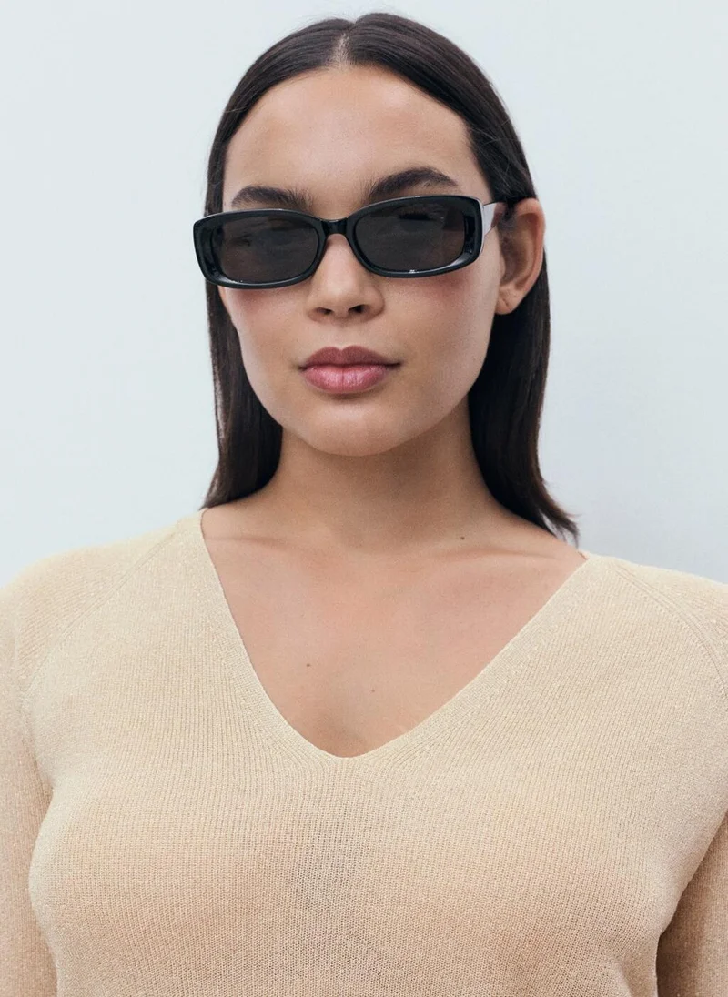 مانجو كنزة بياقة على شكل حرف