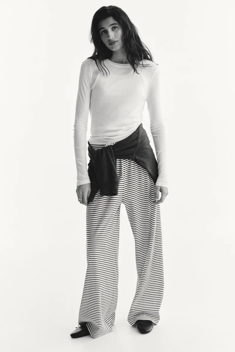 اتش اند ام بنطلون برباط بتصميم مرن