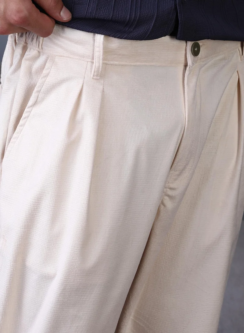 Campus Sutra Campus Sutra Men's Ecru White Cuffed Pleated Tailored Trousers For Casual Wear | Mid-Rise | Regular Fit | Button Closure | Trousers Crafted With Comfort Fit For Everyday Wear