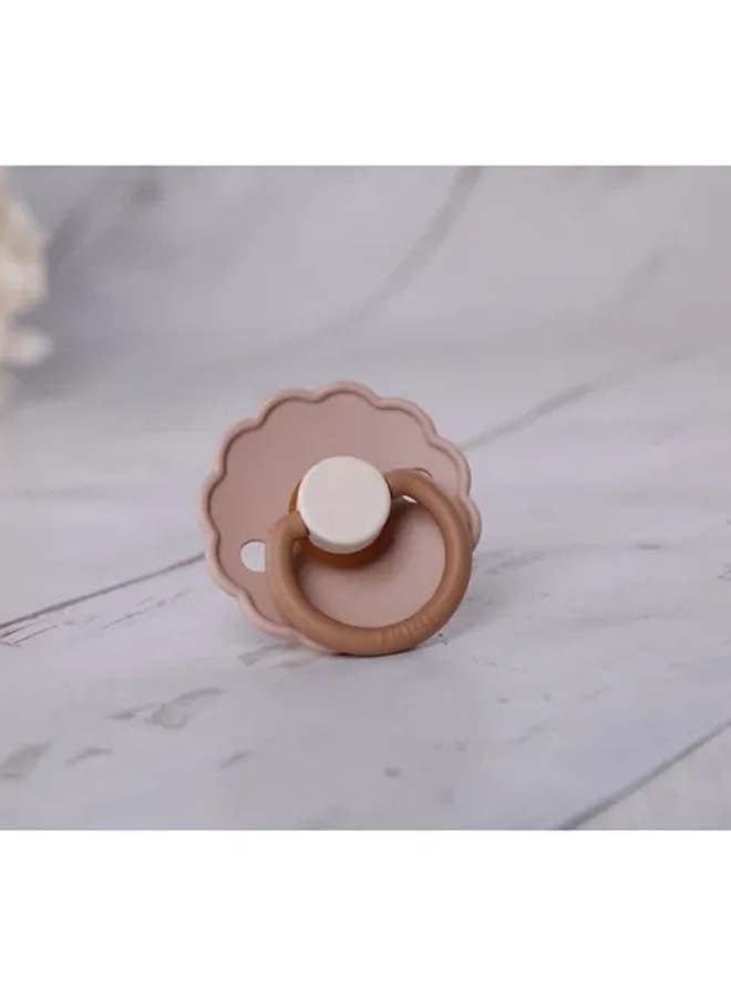 FRIGG لهاية FRIGG Daisy سيليكون للأطفال 6-18 شهر 2-Pack بسكويت/كريمة - الحجم 2 - Image 3