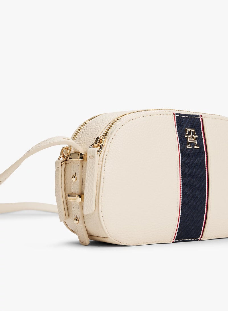 Tommy Hilfiger Plus Tommy Hilfiger Textured Camera Bag - Image 4