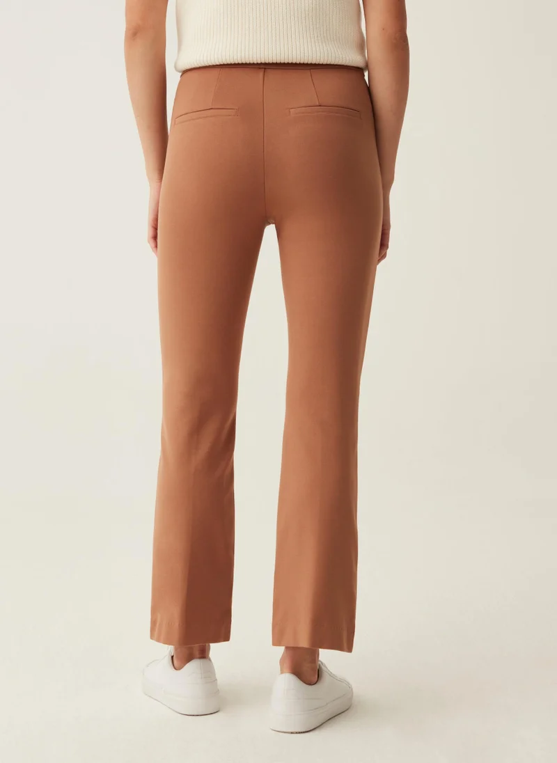 او في اس Cropped flare-fit trousers