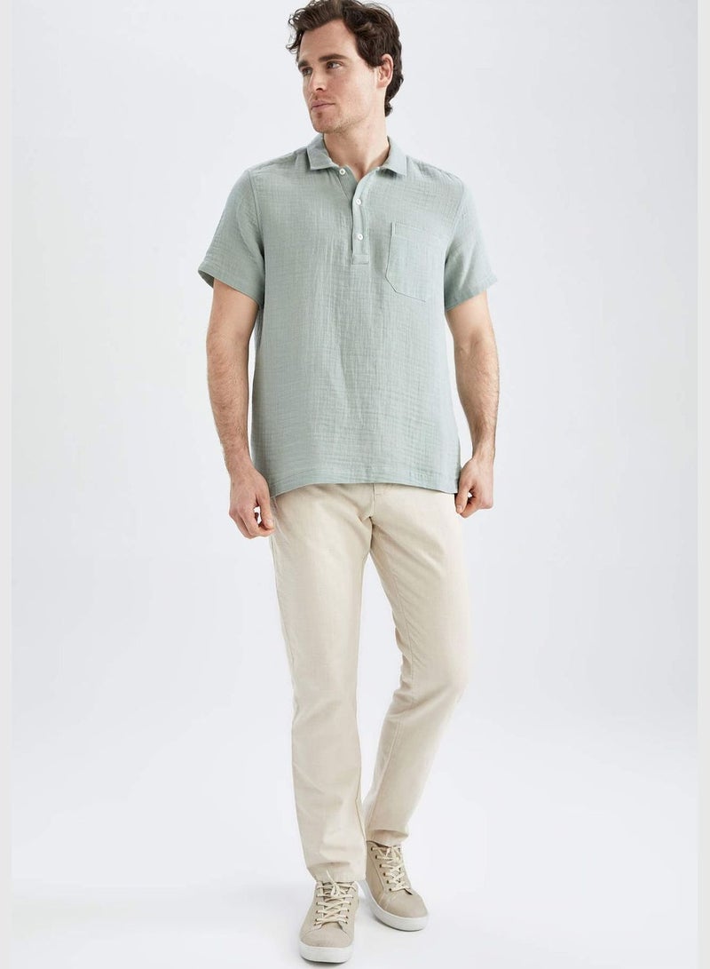 ديفاكتو قميص منسوج بأكمام قصيرة وياقة بولو بقصة عادية للرجال - Image 2