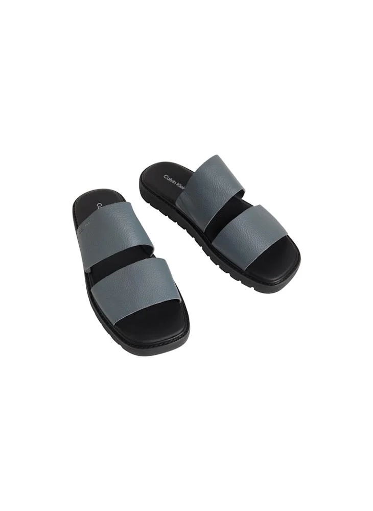 كالفن كلاين صنادل مربعة بتصميم شريحتين مزدوجتين