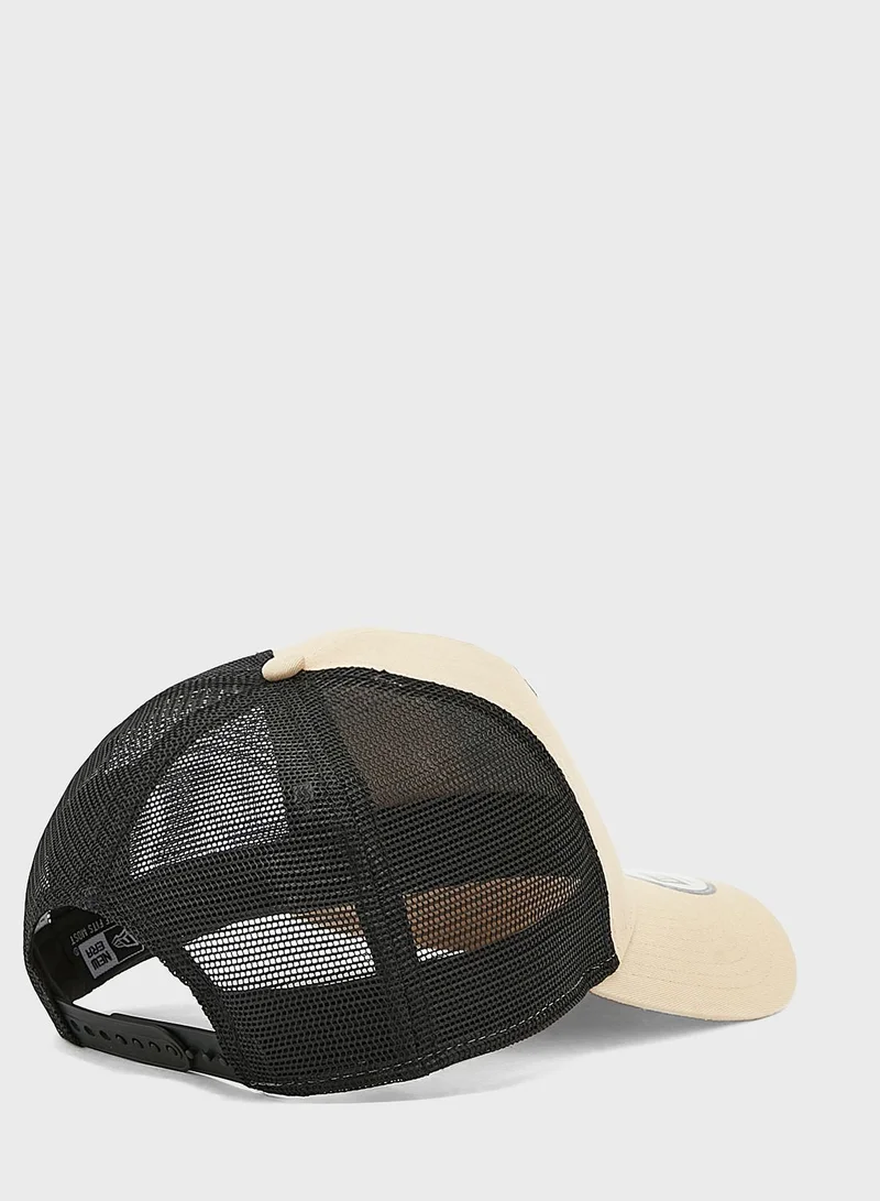 NEW ERA Heritage Trucker Cap