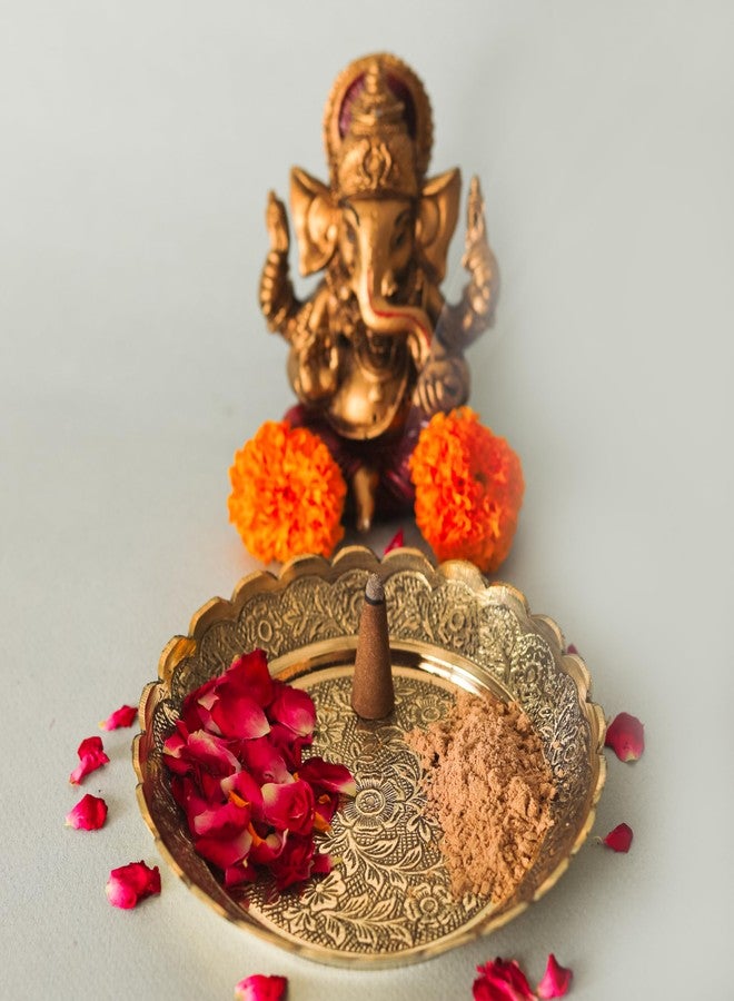 كلاسيك صينية بوجا/بهوج صغيرة كلاسيكية من النحاس الأصفر للمعابد، مزينة بنقوش زهور، لتزيين المنزل والمعابد وتقديمها كهدية (ذهبي، 5.25 بوصة) - Image 1