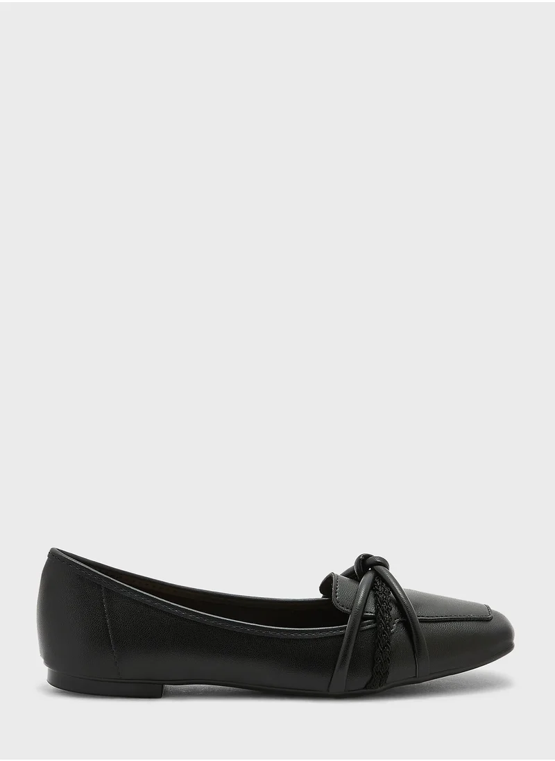 MOLECA Bianca Close Toe Ballerinas