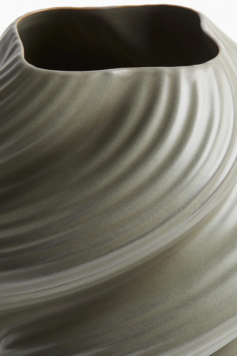 اتش اند ام مزهرية من الخزف