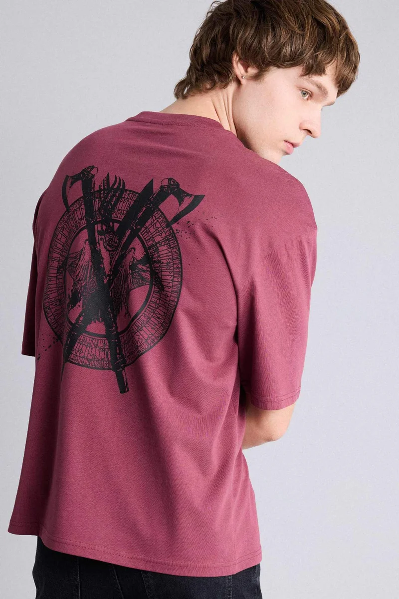 ديفاكتو Vikings Valhalla Boxy Fit Printed T-Shirt