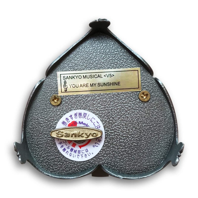 BinkeGG Tin Alloy Heart Shaped Wind up Music Box with Sankyo Musical Mechanism Tune: You are My Sunshine - Image 5