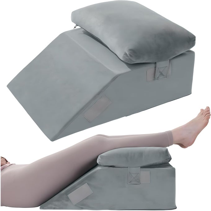 LEG ELEVATION PILLOW FOR VARICOSE VEINS THE WEDGE PILLOW FOR LEG ELEVATION REDUCE LEG BACK PAIN HELPS IN IMPROVE BLOOD CIRCULATION WITH EXTRA SOFT PILLOW COLOUR GREY PACK OF 1