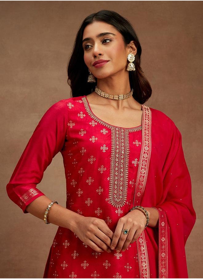 Libas Printed Straight Kurta and Solid Trouser with Dupatta Set by Styli  - Image 4